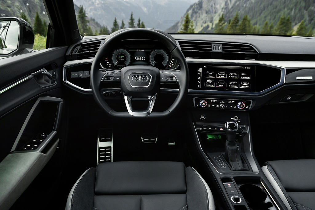 Audi Q3 35 TFSI S Line 5dr S Tronic Comfort+Sound Pack