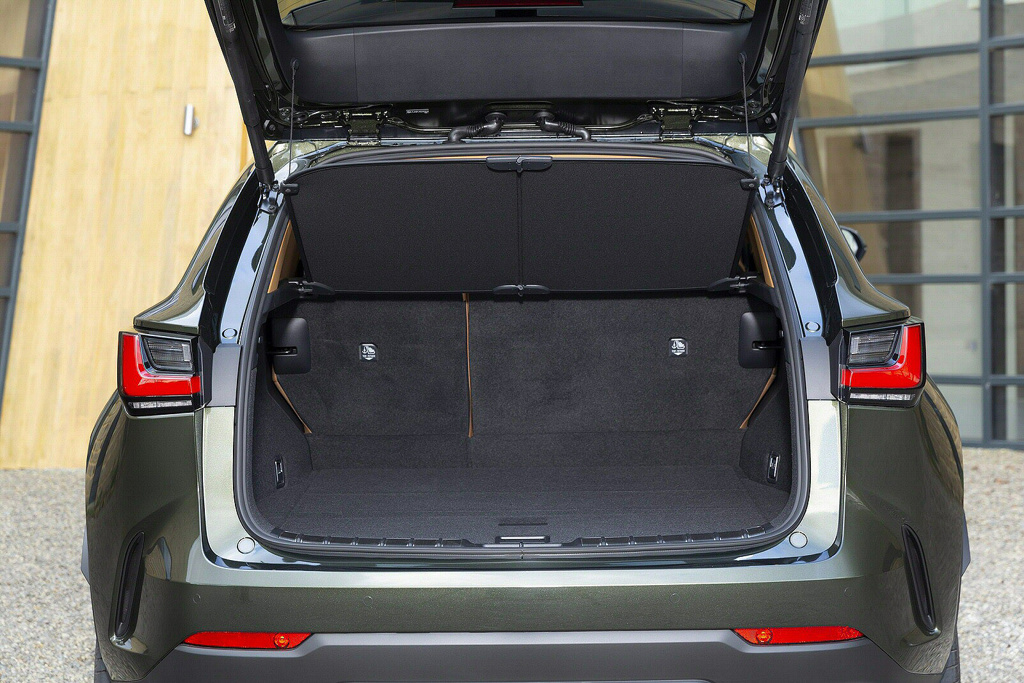 Lexus Nx 450h+ 2.5 5dr E-CVT Premium plus Pack/Sunroof