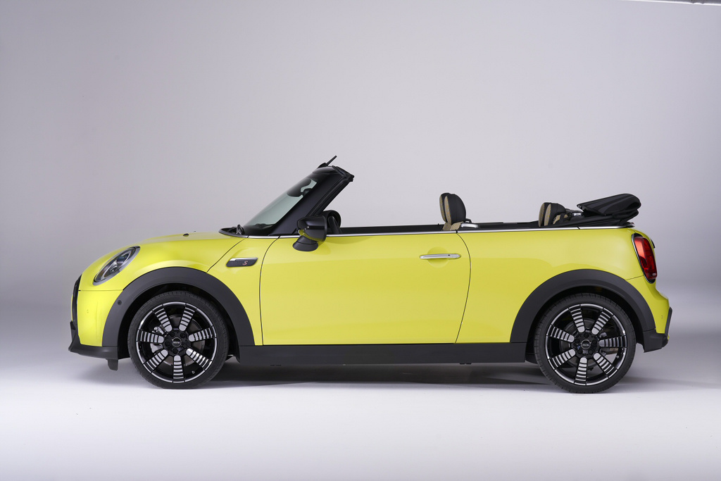 MINI Convertible 1.5 Cooper Shadow Edition 2dr Auto Comfort Pack