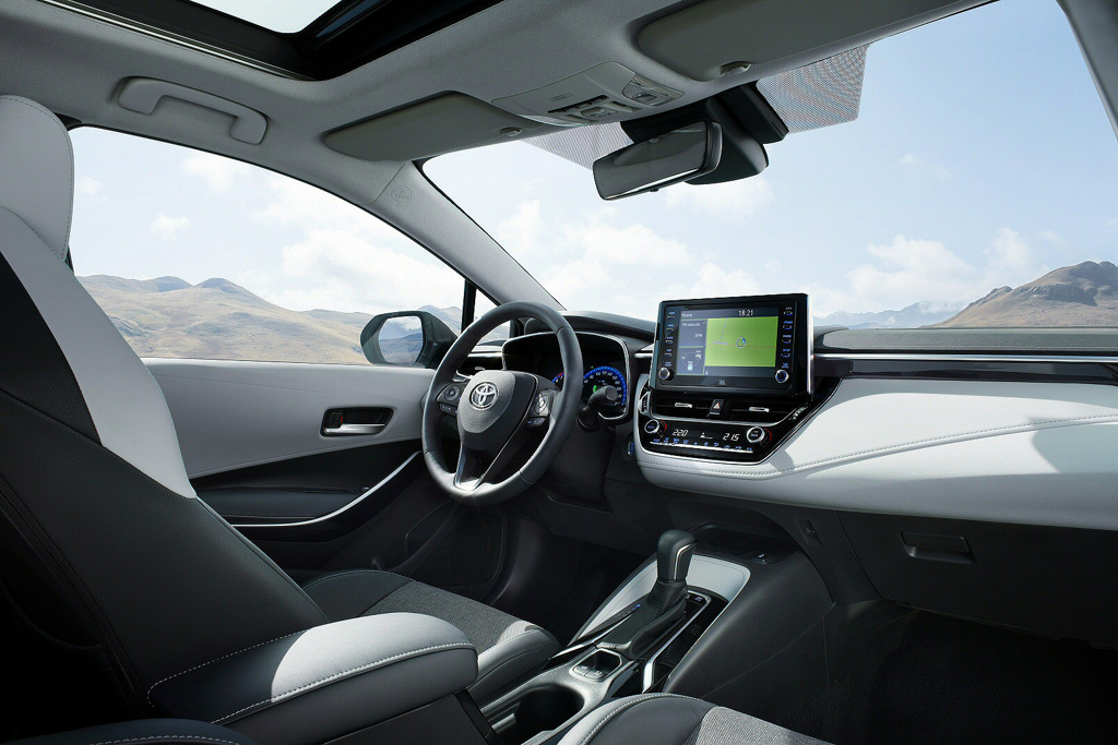 Toyota Corolla 2.0 VVT-i Hybrid Excel 5dr CVT Panoramic Roof