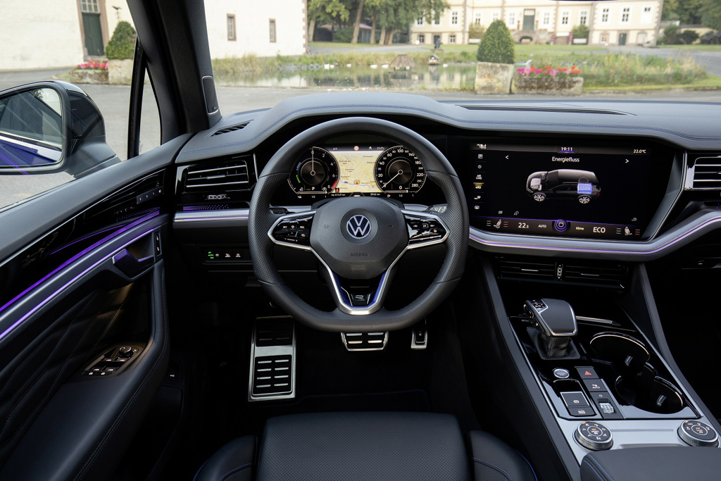 Volkswagen Touareg 3.0 V6 TSI PHEV 4Motion R 5dr Tip Auto