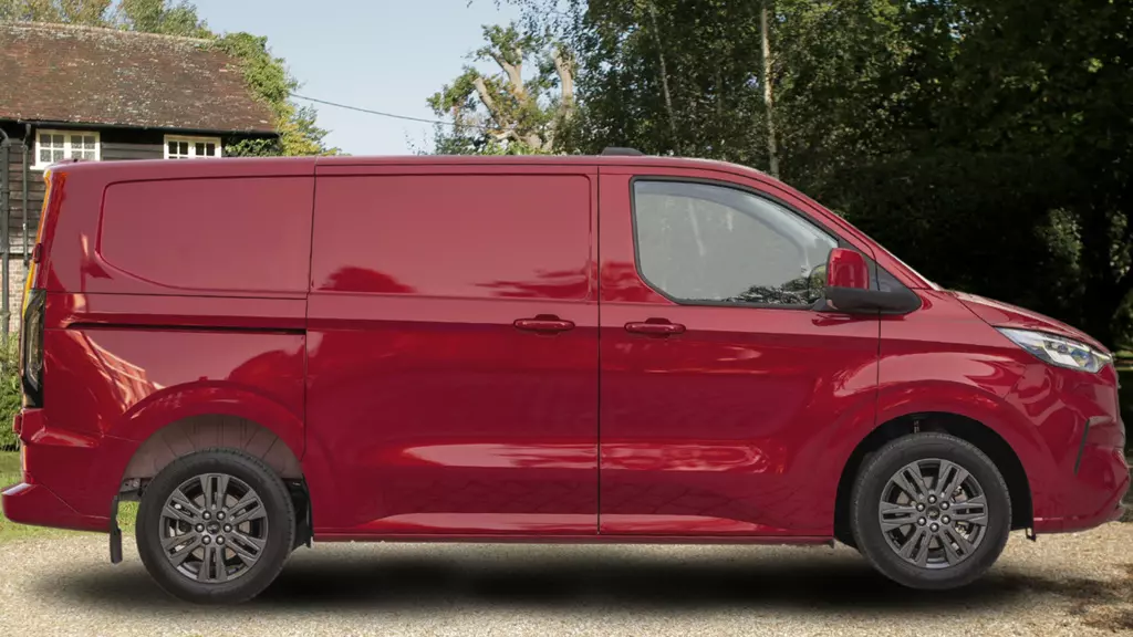 Ford Transit Custom E- 320 L1 RWD 100KW 65KWH H1 Double CAB Van Trend Auto