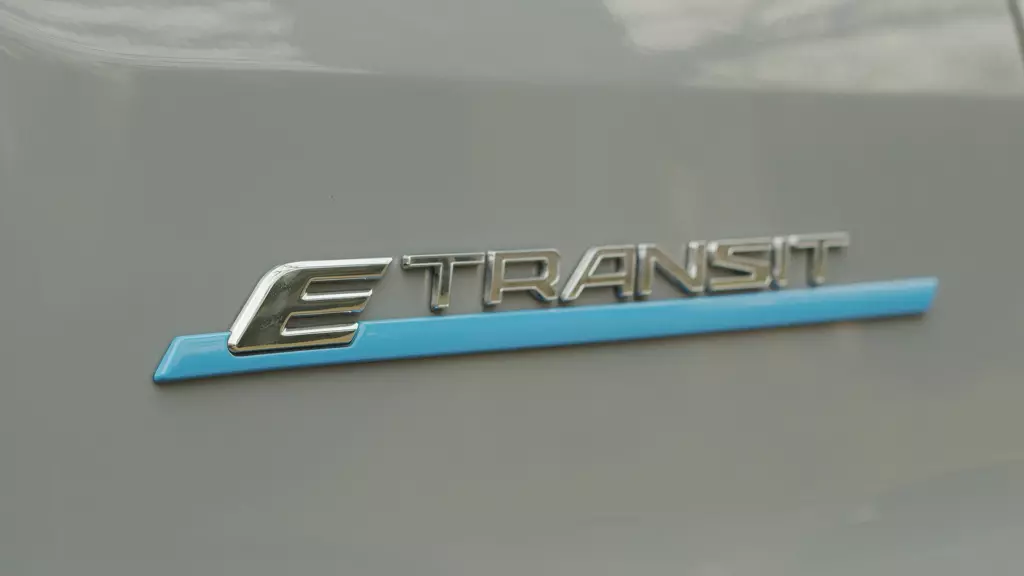 Ford Transit E- 350 L4 RWD 198KW 68KWH H3 Trend Van Auto