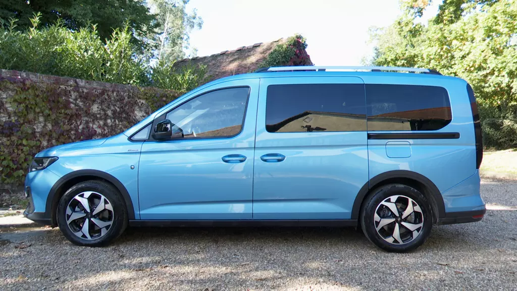 Ford Tourneo Connect 2.0 EcoBlue Active 5dr 7 seat