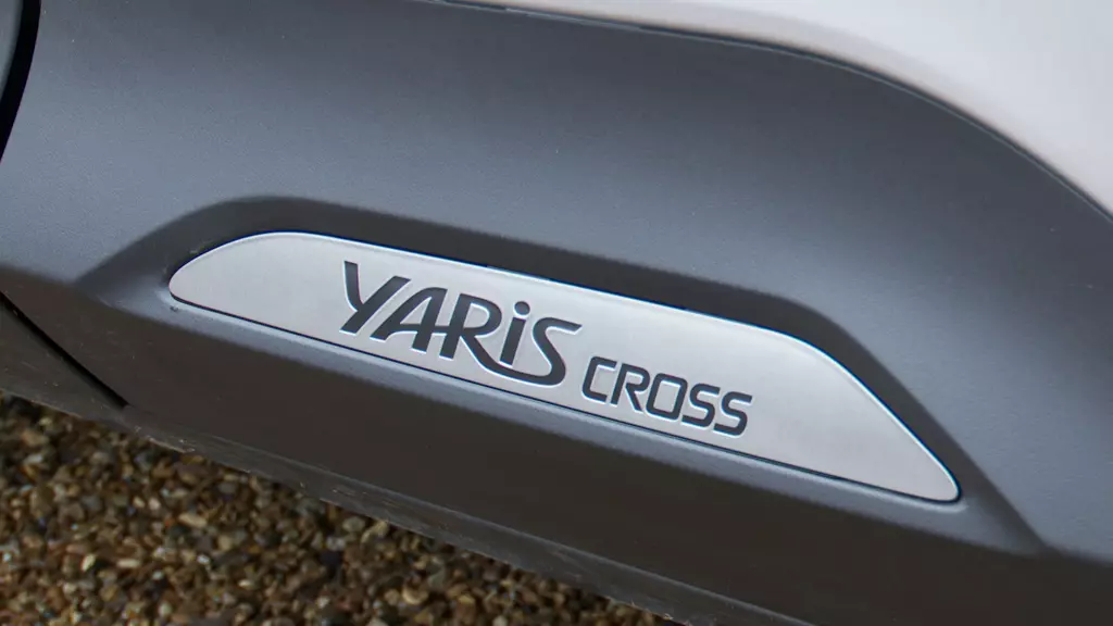 Toyota Yaris Cross 1.5 Hybrid Design 5dr CVT Safety Pack